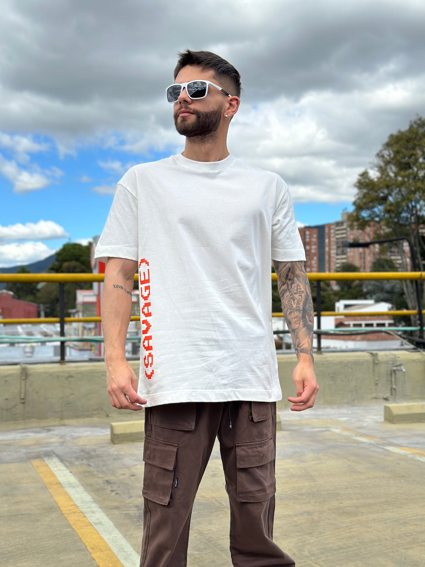 Camiseta PIXEL ORANGE oversize marfil Ecodrape ©️